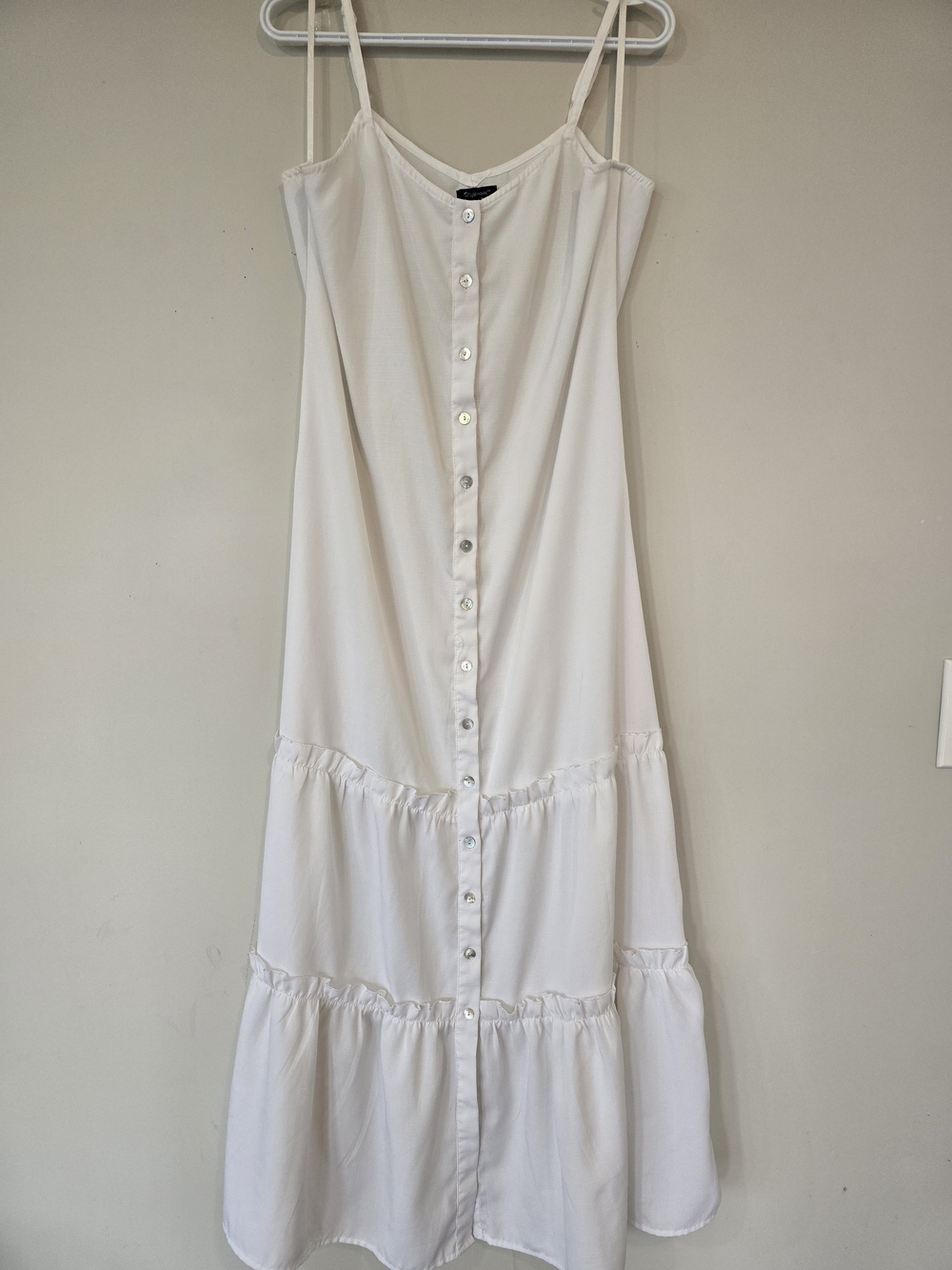 White Button-Front Tiered Maxi Beach Dress. Style House. XL